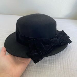 Gothic Lolita hat with black ribbon